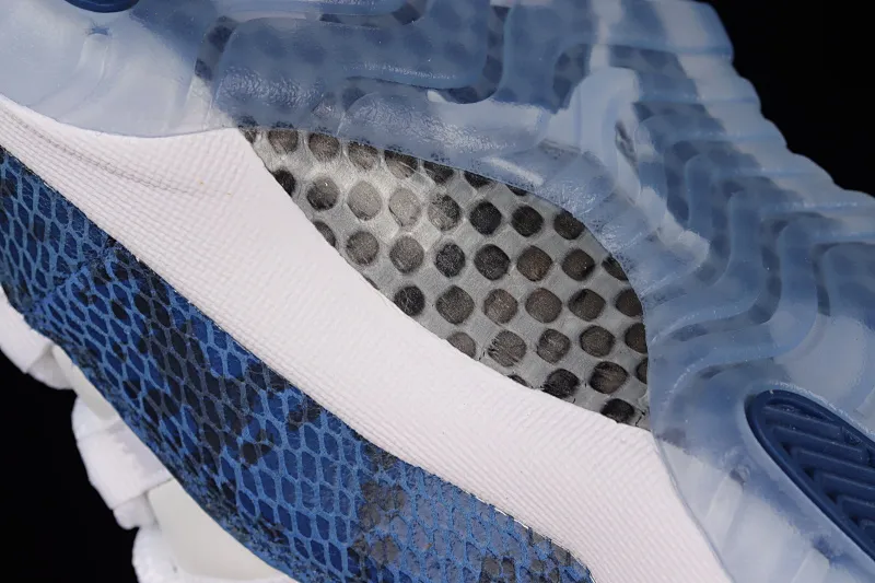 All categories Air Jordan Jordan series basketball shoes Air Jordan 11 F version Air Jordan 11 Low SE Snakeskin AJ11 Joe 11 blue snake pattern genuine carbon CD6846-102